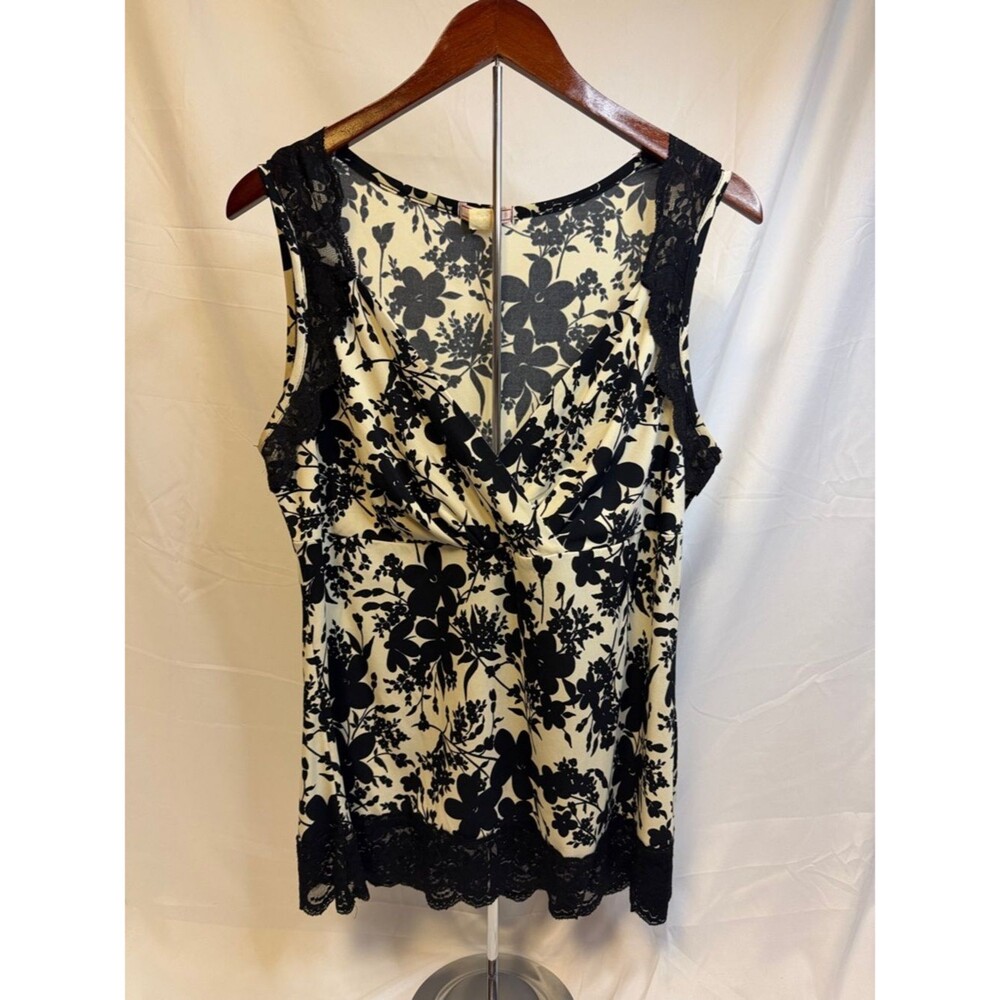 Black & Cream Floral Lace-Trim Sleeveless Top - XL